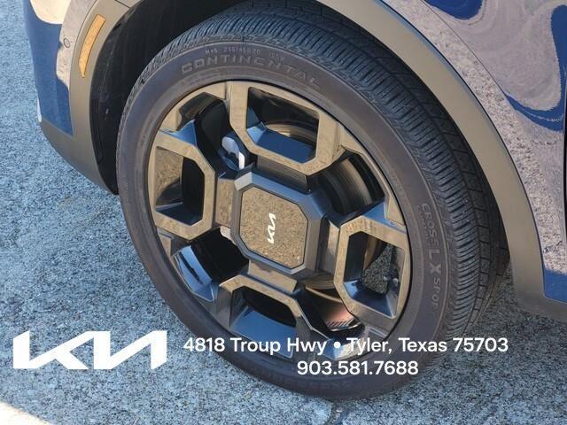 new 2024 Kia Sorento car, priced at $38,995