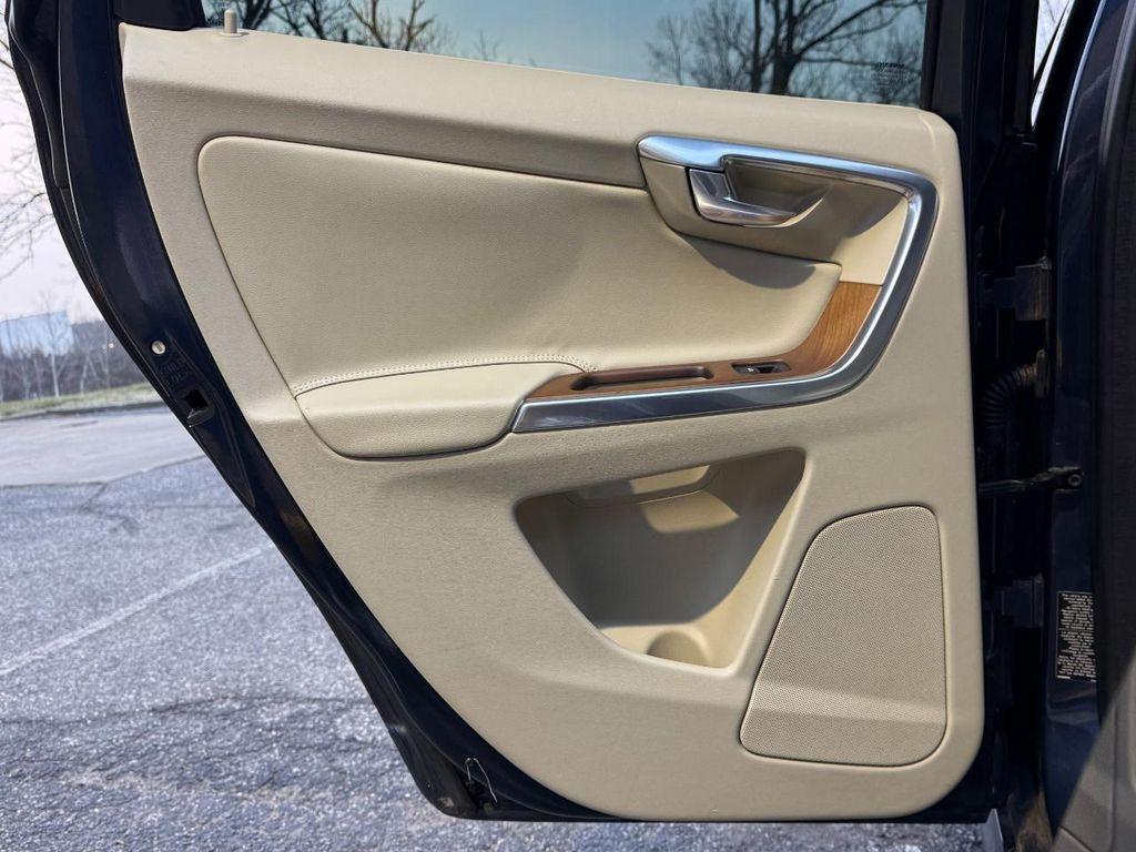 used 2015 Volvo XC60 car, priced at $13,875