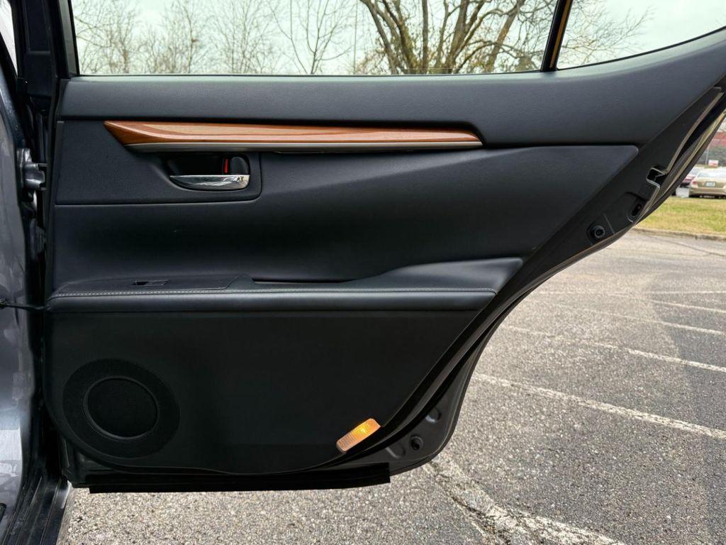 used 2013 Lexus ES 300h car, priced at $17,475