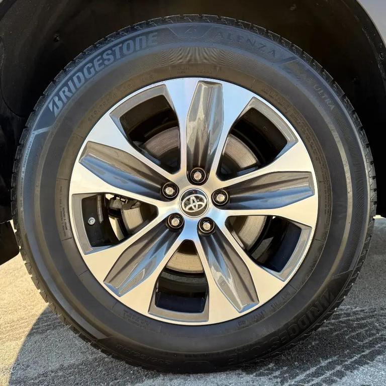 used 2023 Toyota Highlander Hybrid car, priced at $36,375