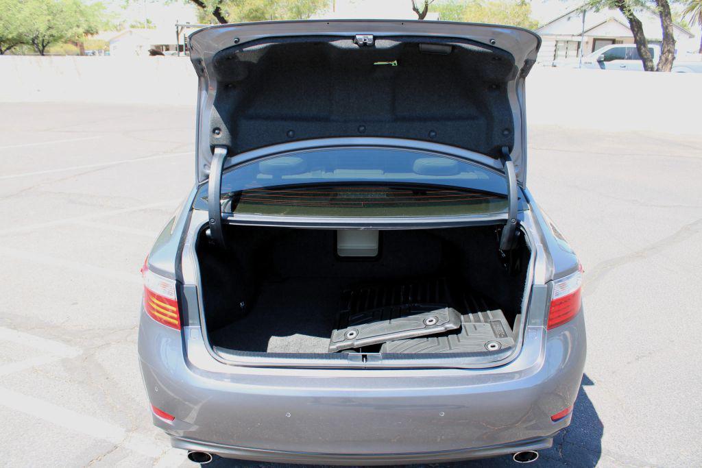 used 2013 Lexus ES 350 car, priced at $15,895