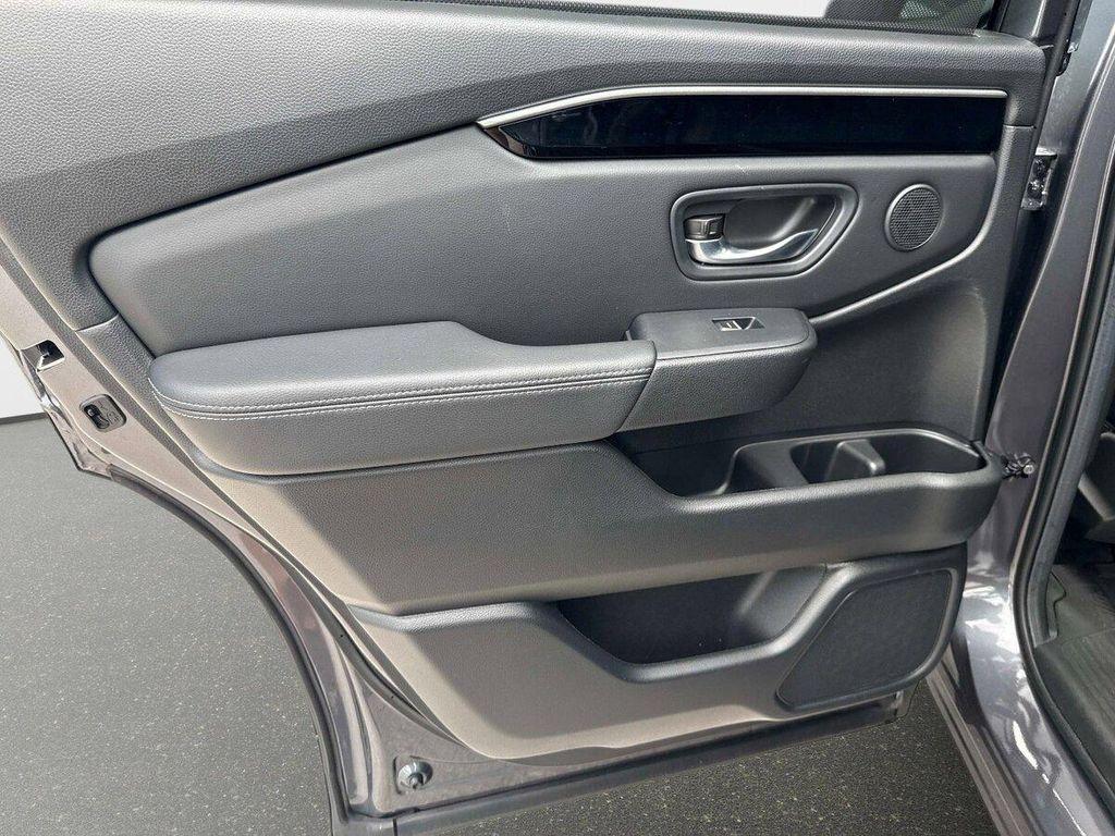 used 2025 Honda Pilot car, priced at $44,184