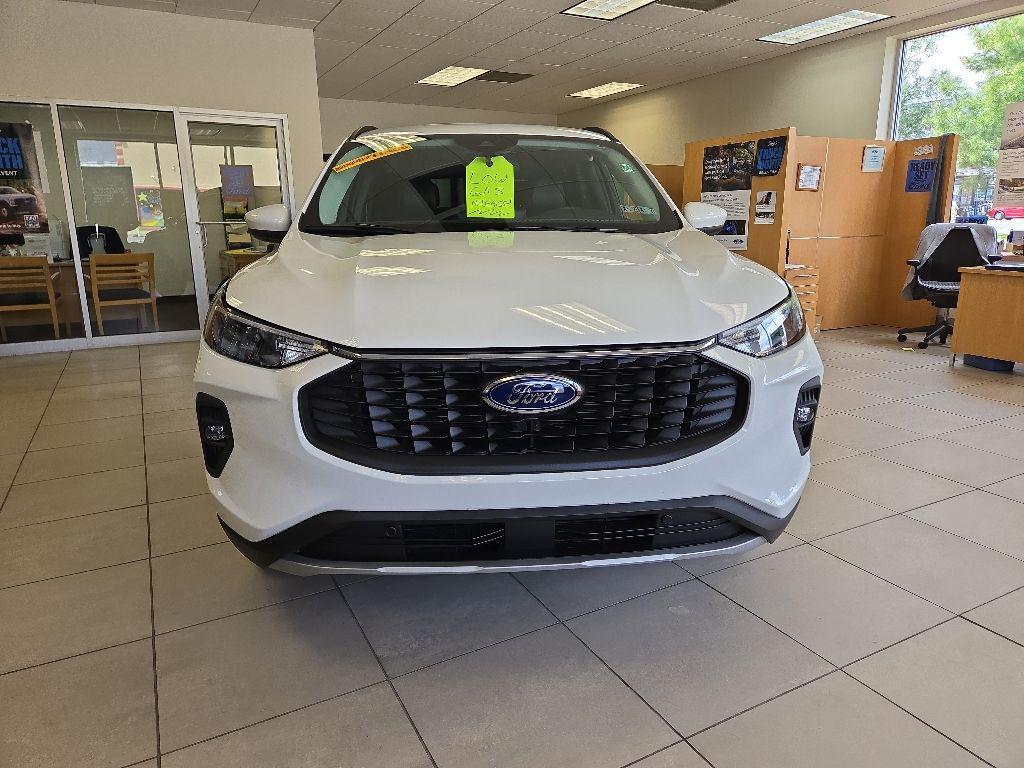 new 2025 Ford Escape PHEV car, priced at $38,074