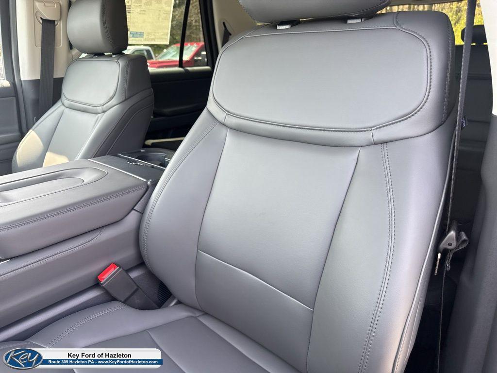 new 2026 Ford Expedition car, priced at $72,685
