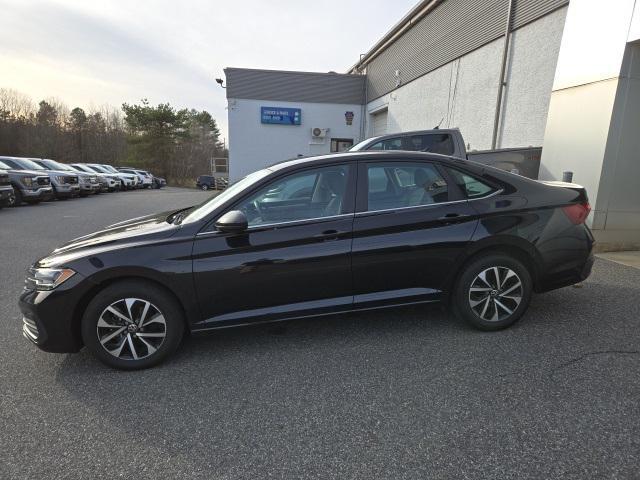 used 2024 Volkswagen Jetta car, priced at $15,999