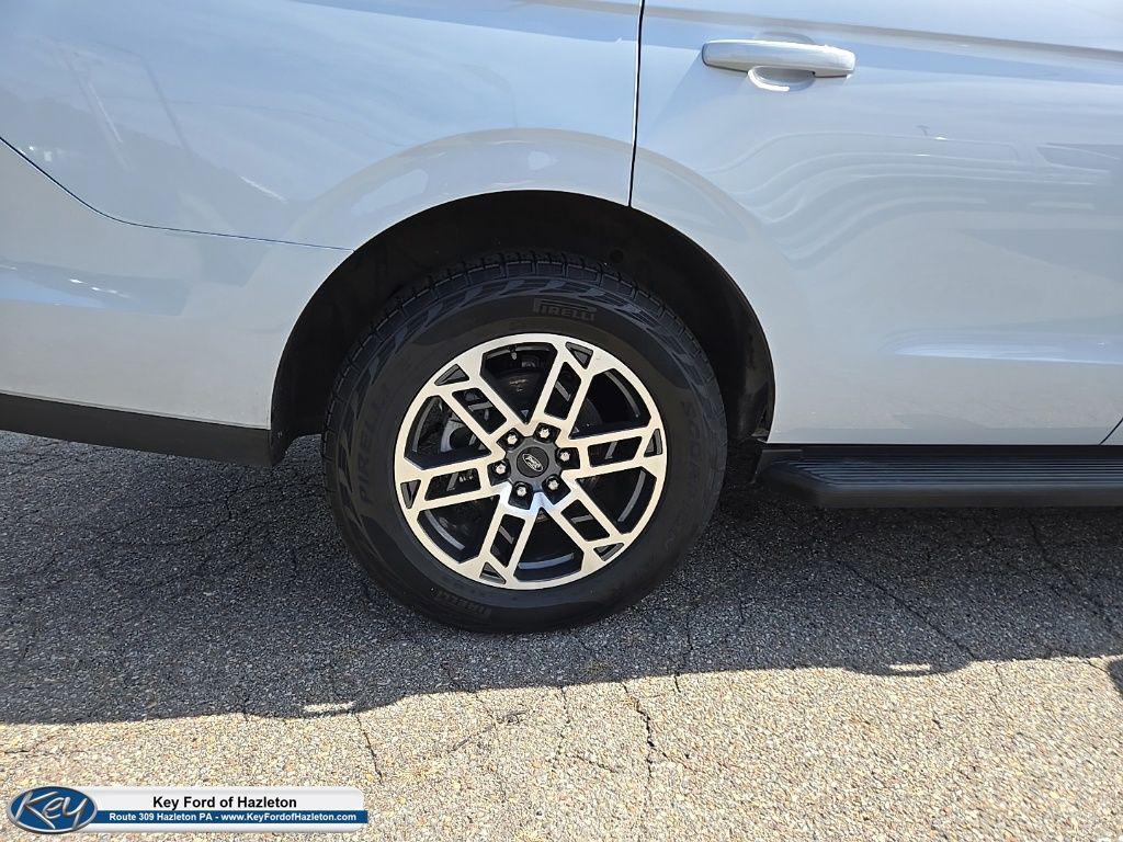 used 2025 Ford Expedition car, priced at $56,999