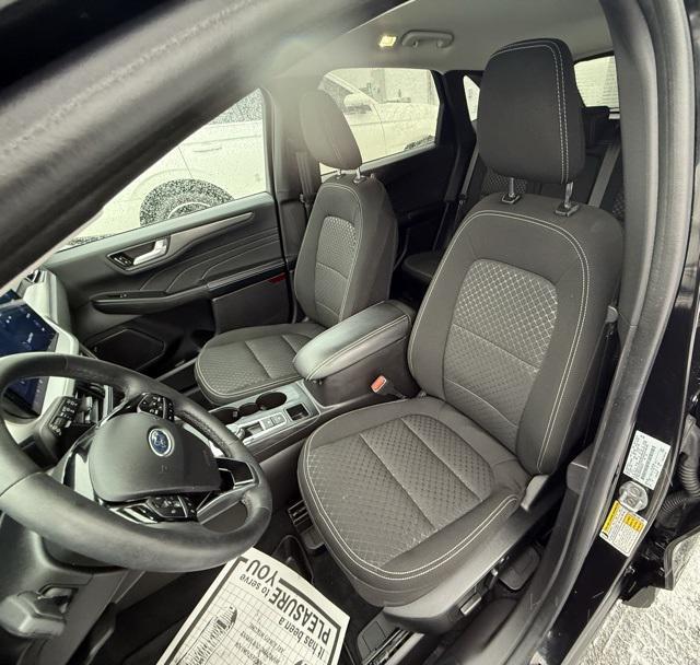used 2023 Ford Escape car, priced at $21,999