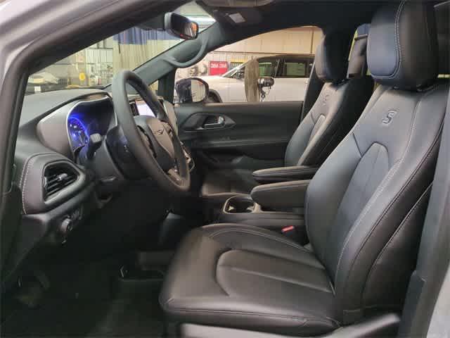 new 2026 Chrysler Pacifica car, priced at $45,715
