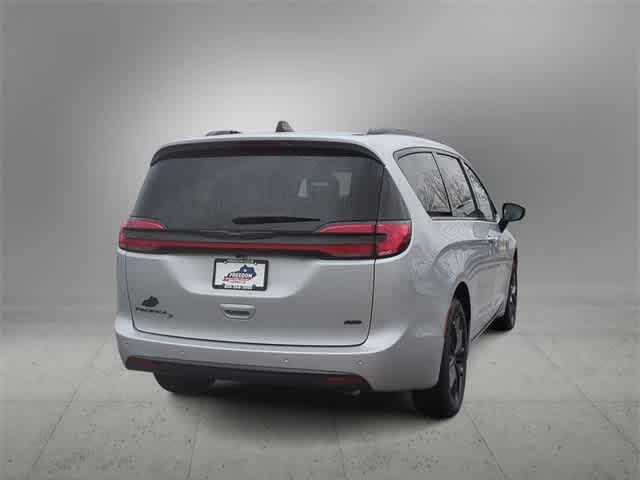 new 2026 Chrysler Pacifica car, priced at $45,715