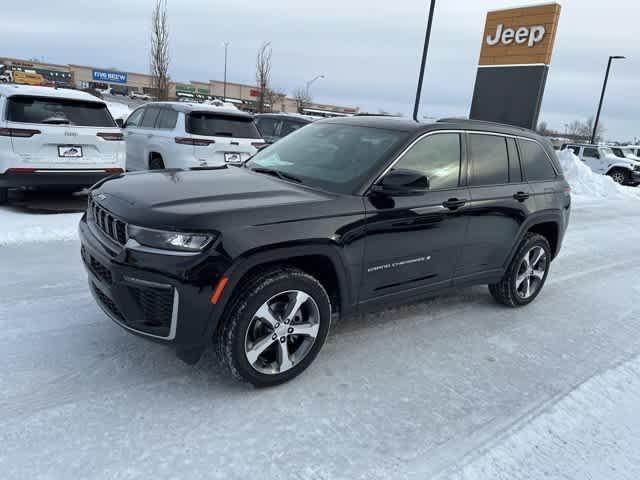 new 2026 Jeep Grand Cherokee car, priced at $49,580