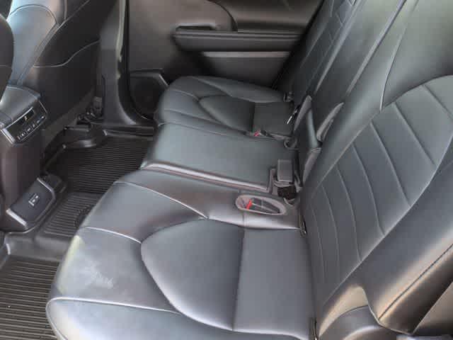 used 2022 Toyota Highlander car, priced at $30,988