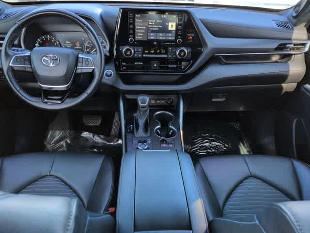 used 2021 Toyota Highlander car, priced at $28,739