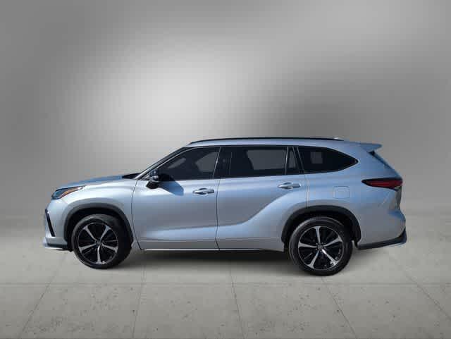 used 2021 Toyota Highlander car, priced at $28,739