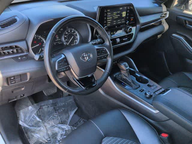 used 2021 Toyota Highlander car, priced at $28,739