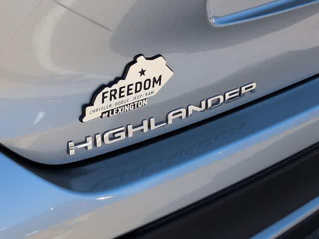 used 2021 Toyota Highlander car, priced at $28,739