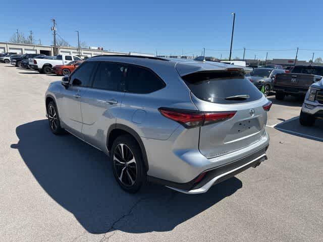 used 2021 Toyota Highlander car, priced at $30,432