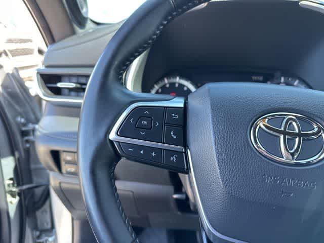 used 2021 Toyota Highlander car, priced at $30,432