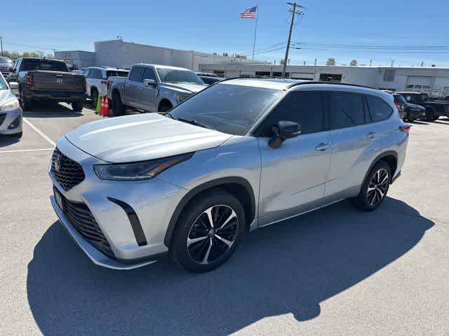 used 2021 Toyota Highlander car, priced at $30,432