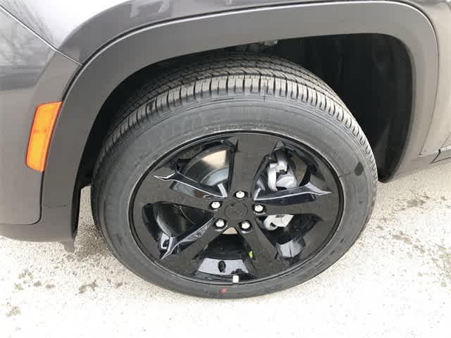 new 2025 Jeep Grand Cherokee car, priced at $39,970