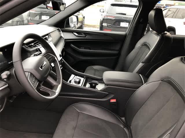 new 2025 Jeep Grand Cherokee car, priced at $39,970