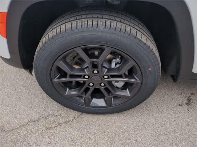 new 2025 Jeep Grand Cherokee car, priced at $44,635