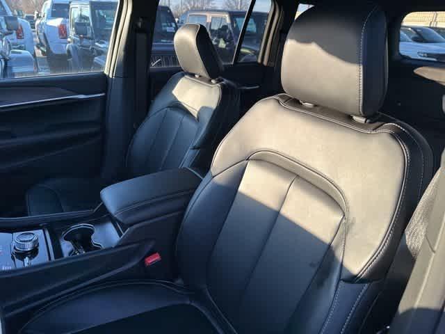 new 2026 Jeep Grand Cherokee car, priced at $49,580