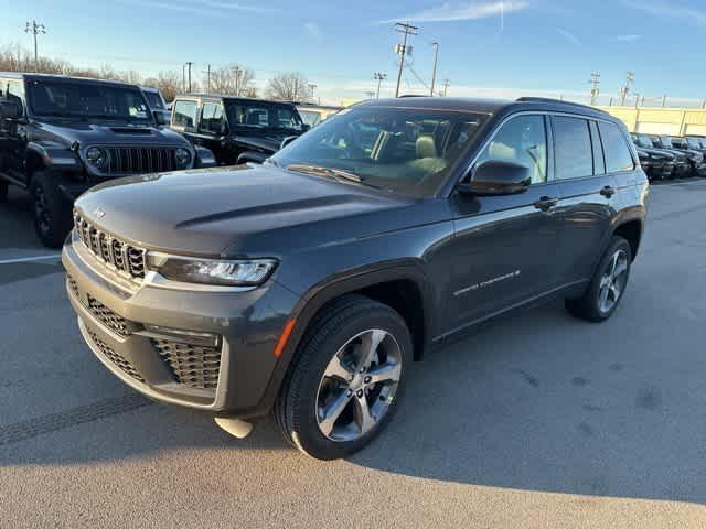 new 2026 Jeep Grand Cherokee car, priced at $49,580
