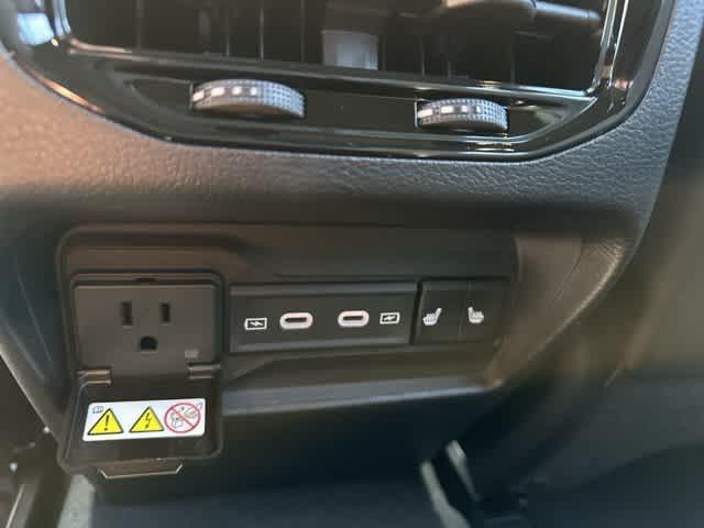 new 2026 Jeep Grand Cherokee car, priced at $47,575