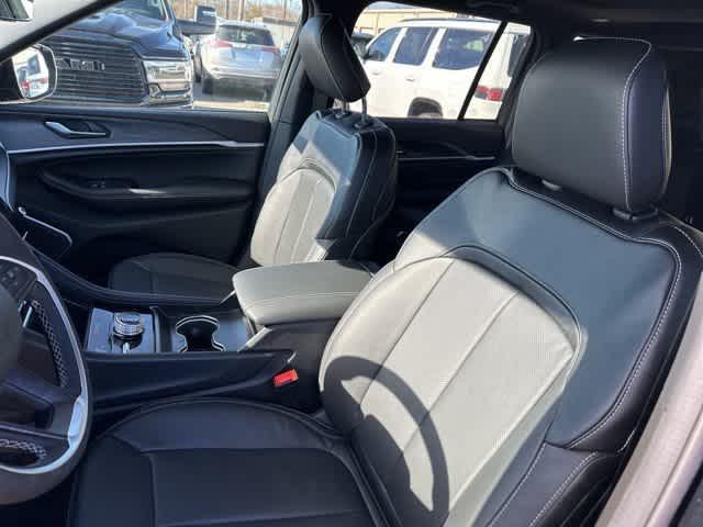 new 2026 Jeep Grand Cherokee car, priced at $47,575