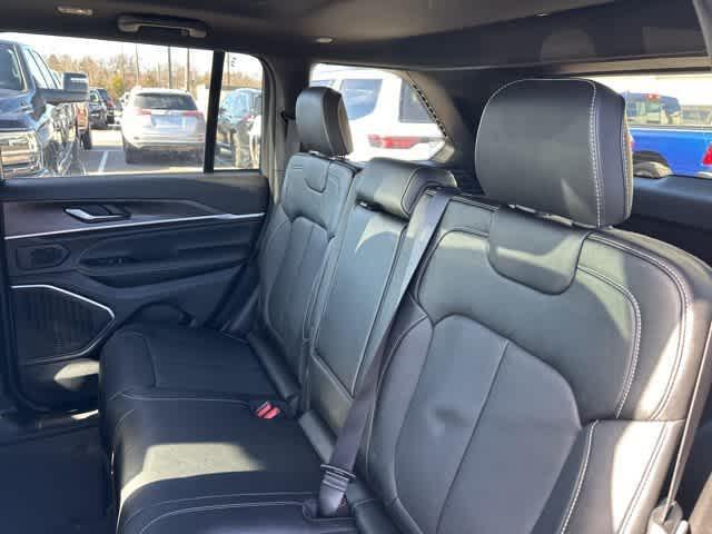 new 2026 Jeep Grand Cherokee car, priced at $47,575