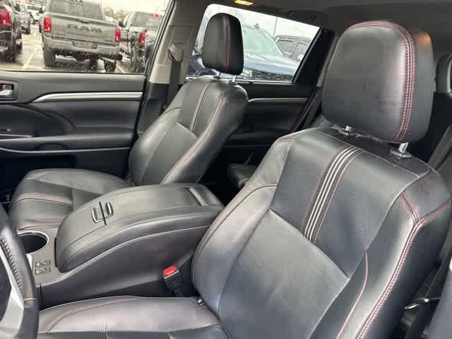 used 2019 Toyota Highlander car, priced at $19,988