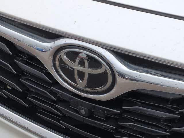 used 2020 Toyota Highlander car, priced at $25,465