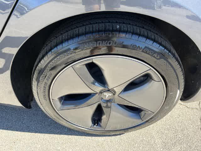 Tesla Model 3 view 12