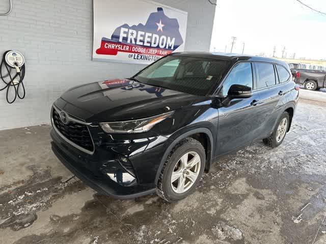 used 2021 Toyota Highlander car, priced at $23,534