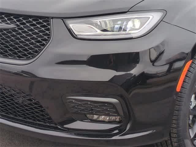 new 2026 Chrysler Pacifica car, priced at $39,180