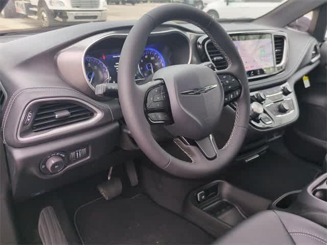 new 2026 Chrysler Pacifica car, priced at $39,180