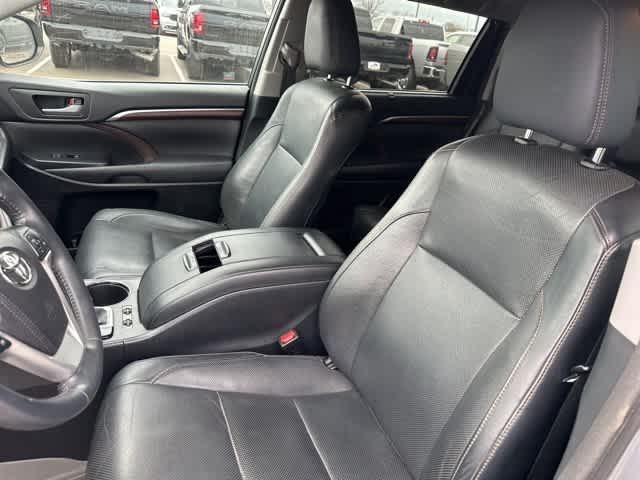 used 2016 Toyota Highlander car, priced at $18,218