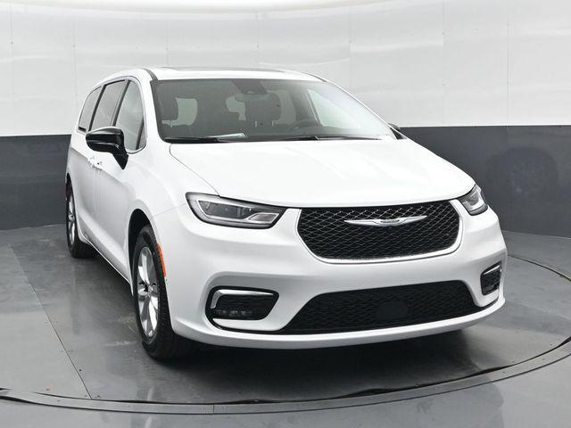new 2026 Chrysler Pacifica car, priced at $47,334