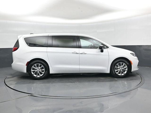 new 2026 Chrysler Pacifica car, priced at $47,334