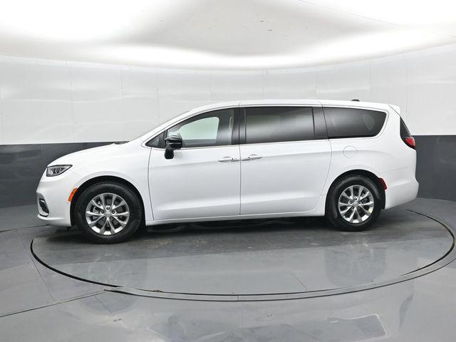 new 2026 Chrysler Pacifica car, priced at $47,334