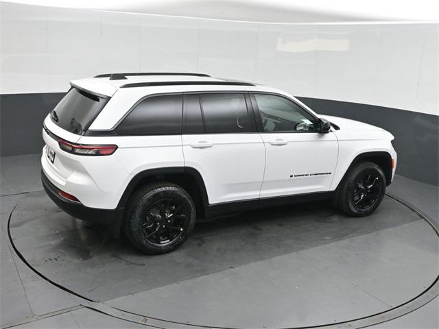 new 2026 Jeep Grand Cherokee car, priced at $46,246