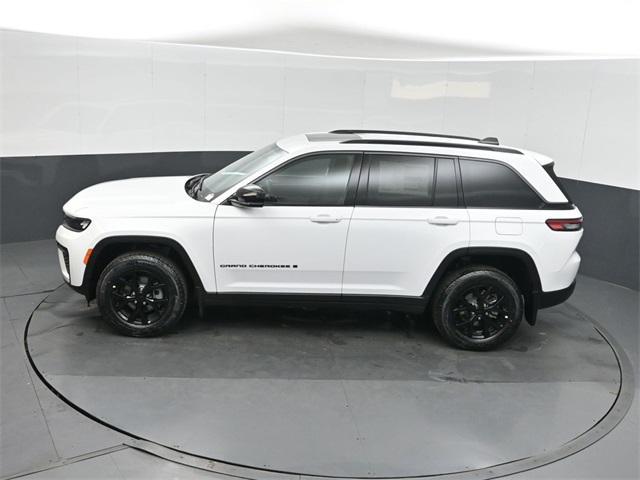 new 2026 Jeep Grand Cherokee car, priced at $46,246
