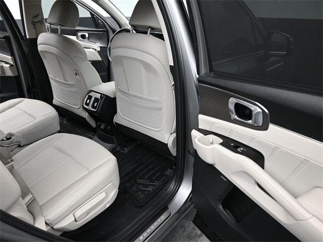 used 2023 Kia Sorento Plug-In Hybrid car, priced at $31,231