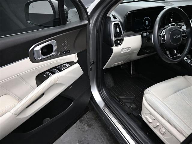 used 2023 Kia Sorento Plug-In Hybrid car, priced at $31,231