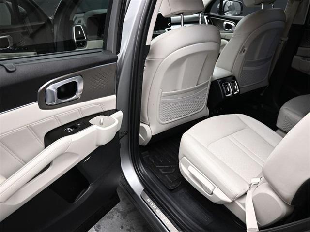 used 2023 Kia Sorento Plug-In Hybrid car, priced at $31,231