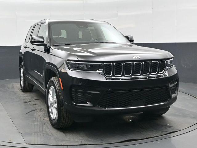 new 2026 Jeep Grand Cherokee car, priced at $33,573