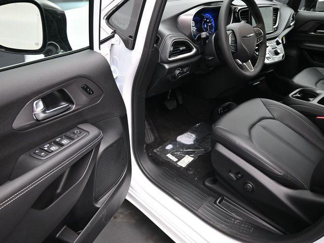 new 2026 Chrysler Pacifica car, priced at $41,198