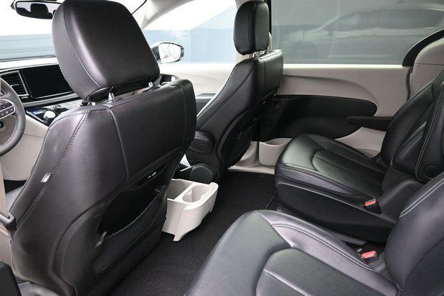 used 2024 Chrysler Pacifica Hybrid car, priced at $29,119
