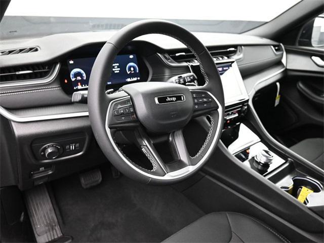 new 2025 Jeep Grand Cherokee car, priced at $33,757