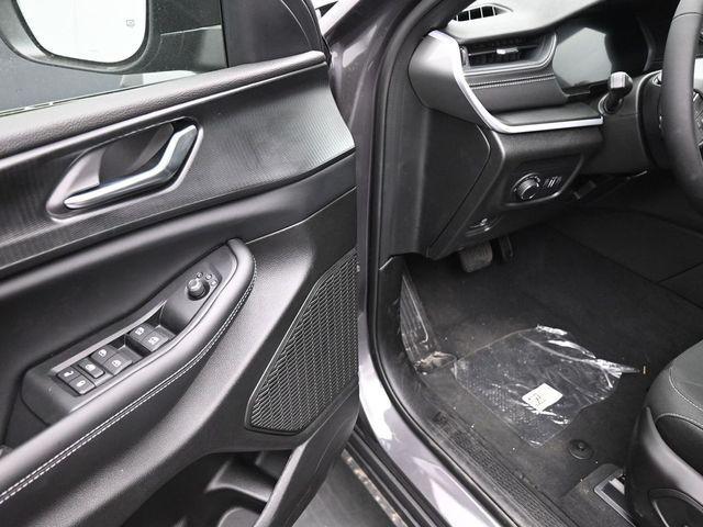 new 2025 Jeep Grand Cherokee car, priced at $31,757